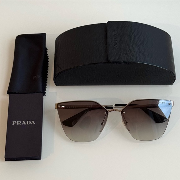 Prada Catwalk SPR 68T polarized black / silver Sunglasses 1BC-500 140 2N, cateye - Picture 1 of 12
